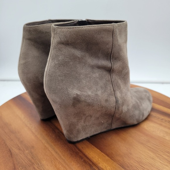 Via Spiga Ankle Boots Womens Size 8.5 M Gray Suede HIdden Wedge Bootie Side Zip - Picture 11 of 16
